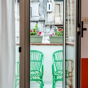 Appartamento Charming With Balcony In The Historic Center, Napoli