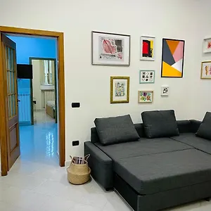 Appartamento Casa Mires, Napoli